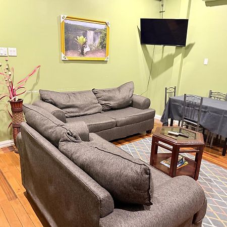Hollywood Guesthouse Джорджтаун Экстерьер фото