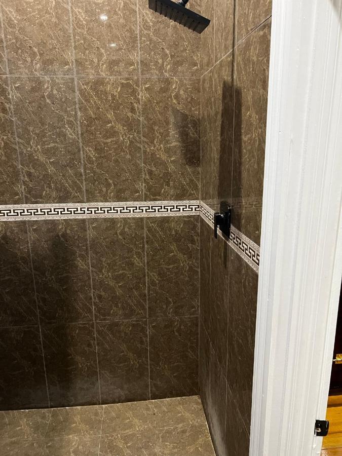Hollywood Guesthouse Джорджтаун Экстерьер фото